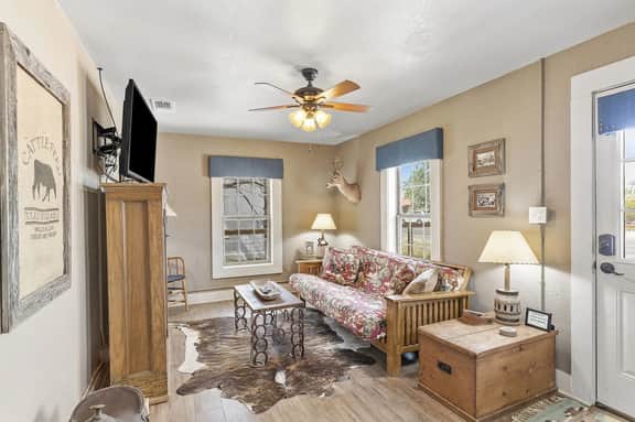 The Cowboy House - Rustic charm